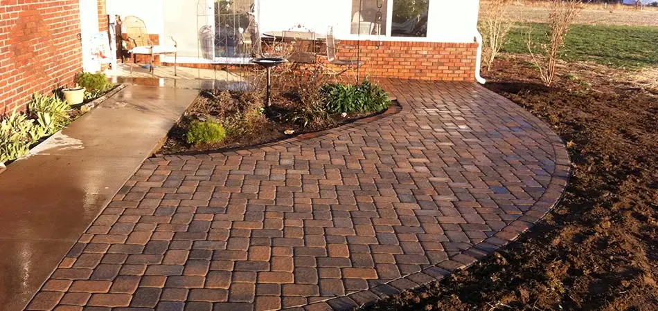 Paver patios are popular in Murray.